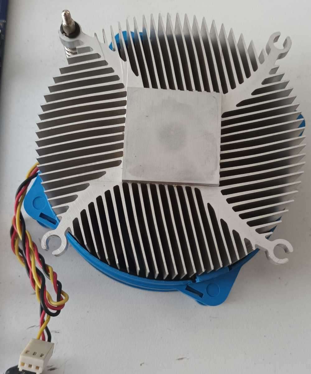 Foxconn N15235 45CMX Motherboard Socket LGA115XDBP 3520 with 2x 1GB DDR2 Ram(PLEASE READ!!)