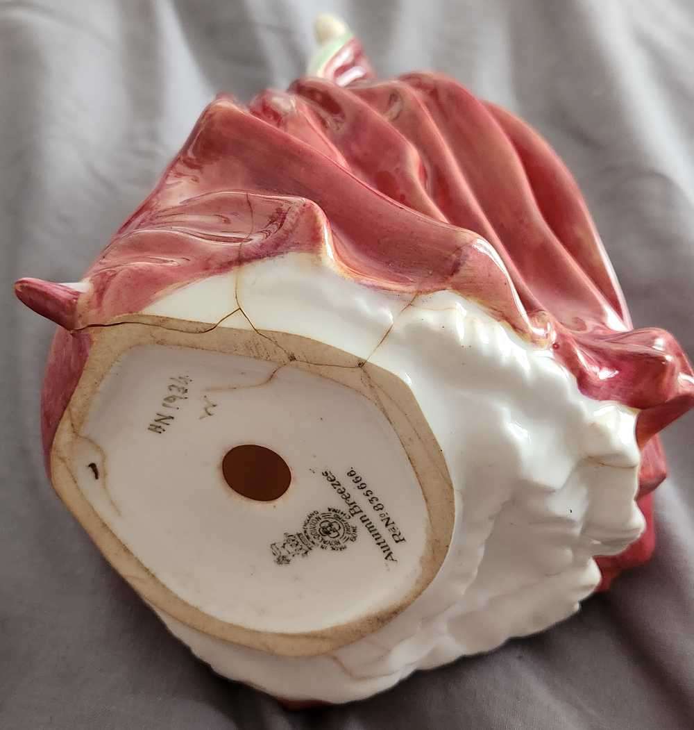 Rare and highly collectable porcelain figurines - please read