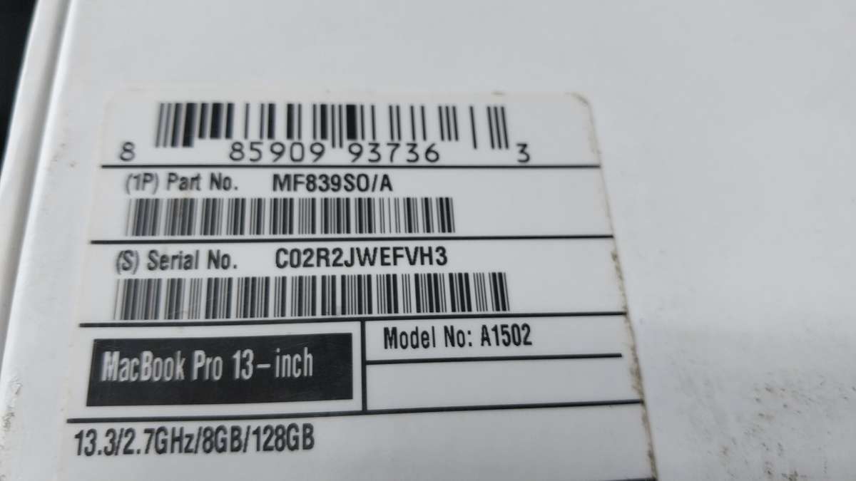 Apple macbook pro 13-inch Retina Display 2015 model core i5 8GB RAM 256GB SSD Storage