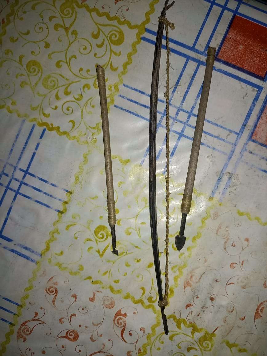 Koisan /Bushman bow and spheres