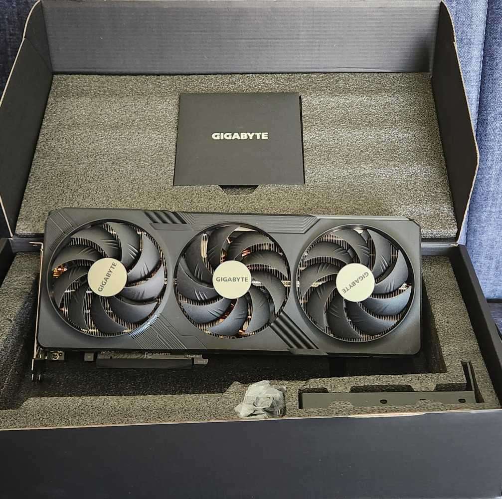 Gigabyte Radeon RX 7900 XT GAMING OC 20G