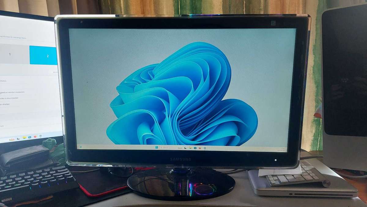 Samsung 23 inch monitor