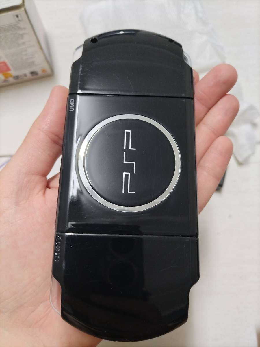 Sony Psp 3000 piano black boxed in mint condition