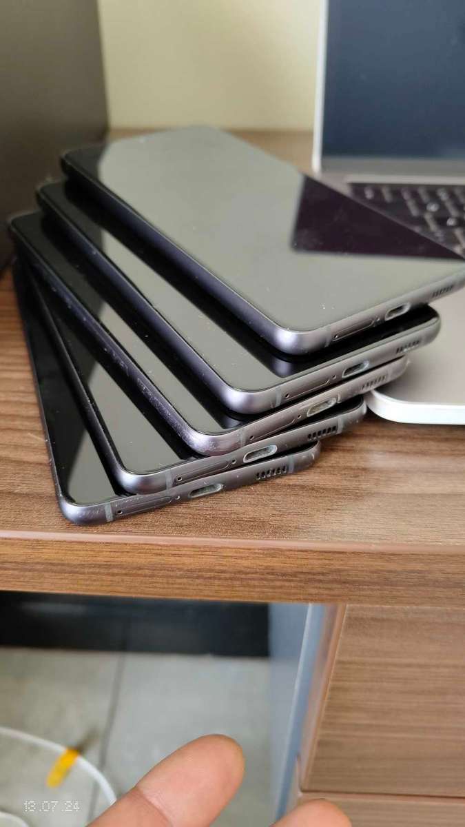 Samsung S21fe 128GB/6GB Dual SIM black colour (Pre Owned) ON SALE !!!!!