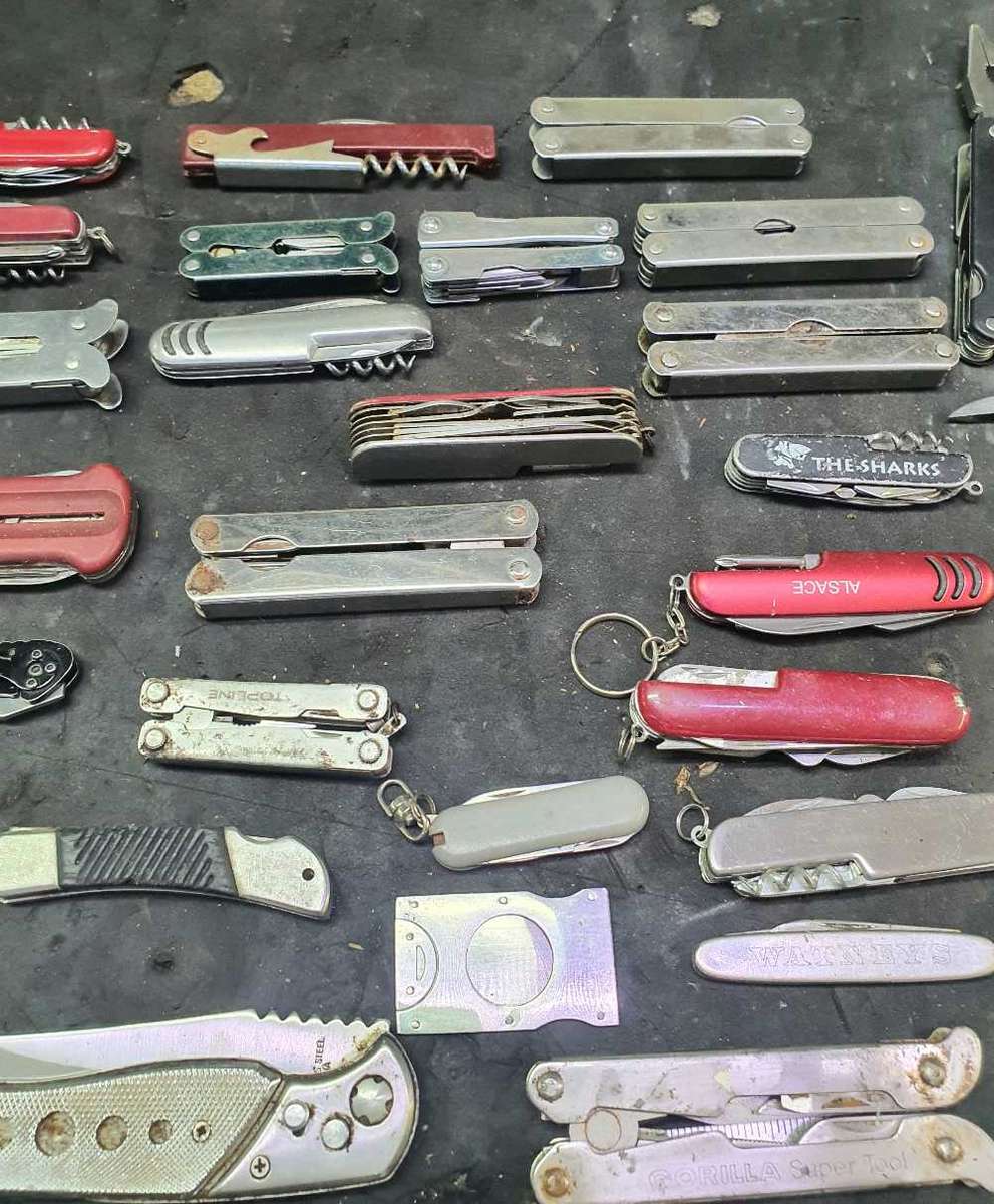 Assorted multitools,pockets knifes