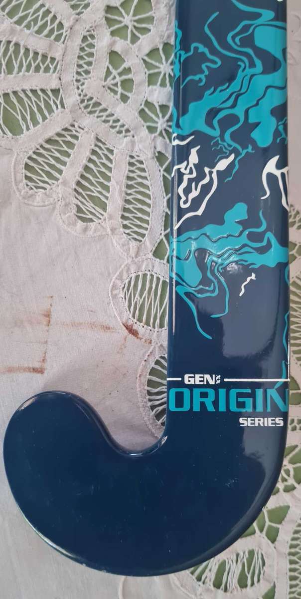 Gryphon Flow Black hockey stick