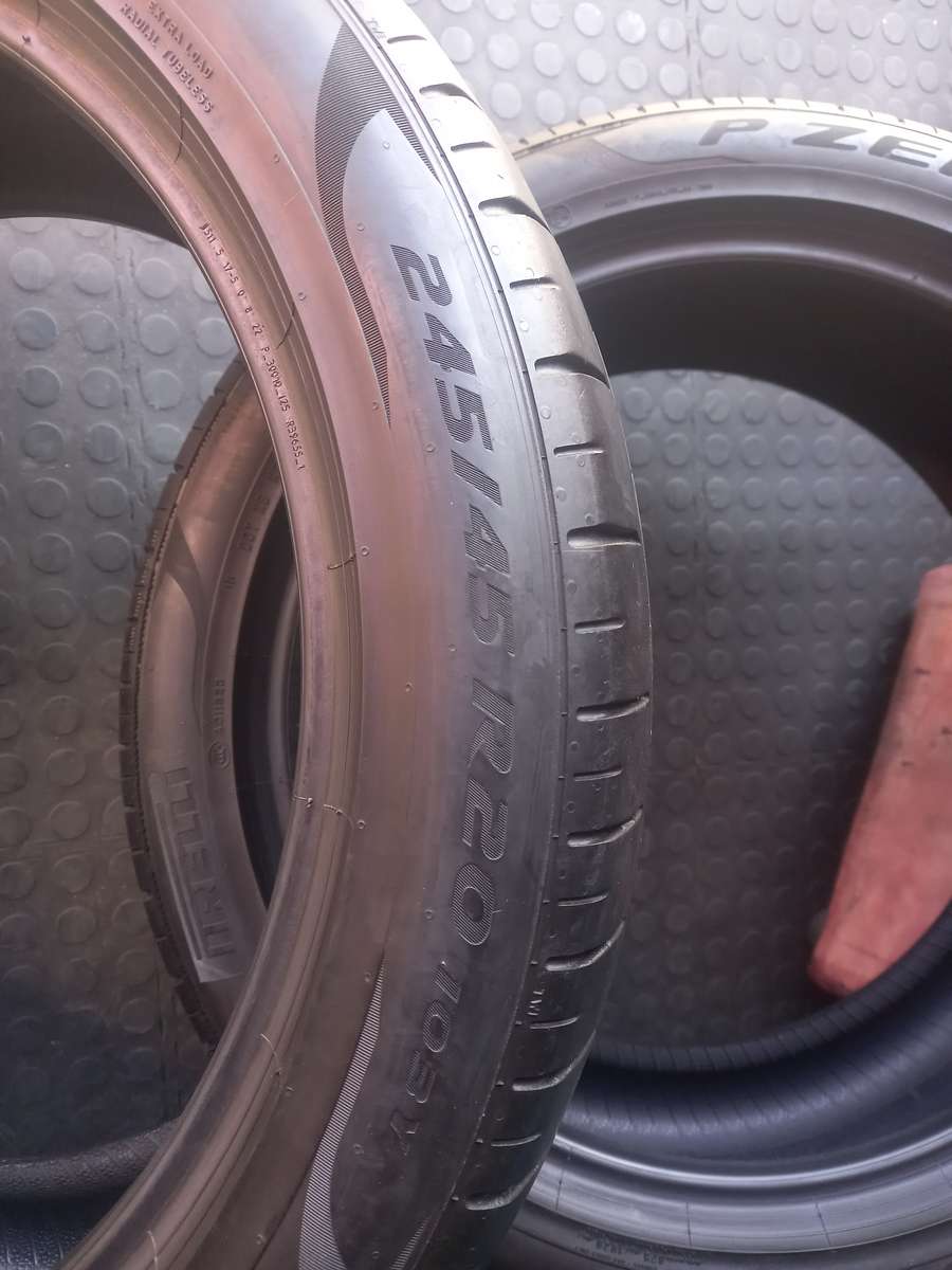 245/45/20 Pirelli Pzerro. Non runflat. 70%