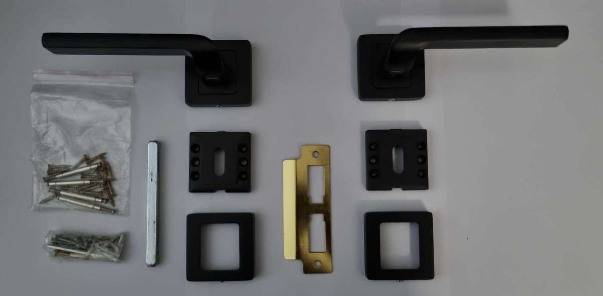 Yale Siena door handles with oval escutcheon done in classy black