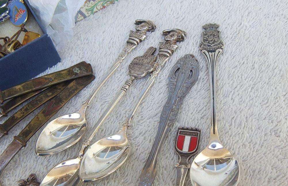 COLLECTABLES JOBLOT !! ANTIQUE AND VINTAGE ITEMS !! STERLING SILVER AND FRESHWATER PEARL NECKLACE !!