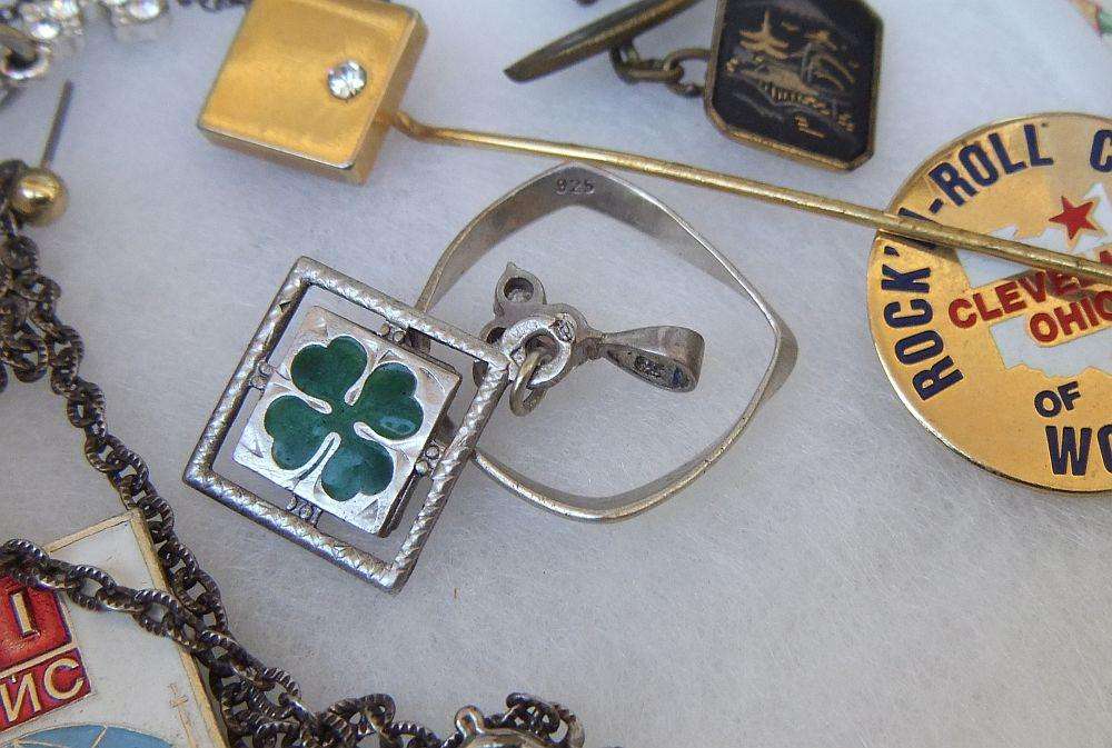 COLLECTABLES JOBLOT !! ANTIQUE AND VINTAGE ITEMS !! STERLING SILVER AND FRESHWATER PEARL NECKLACE !!