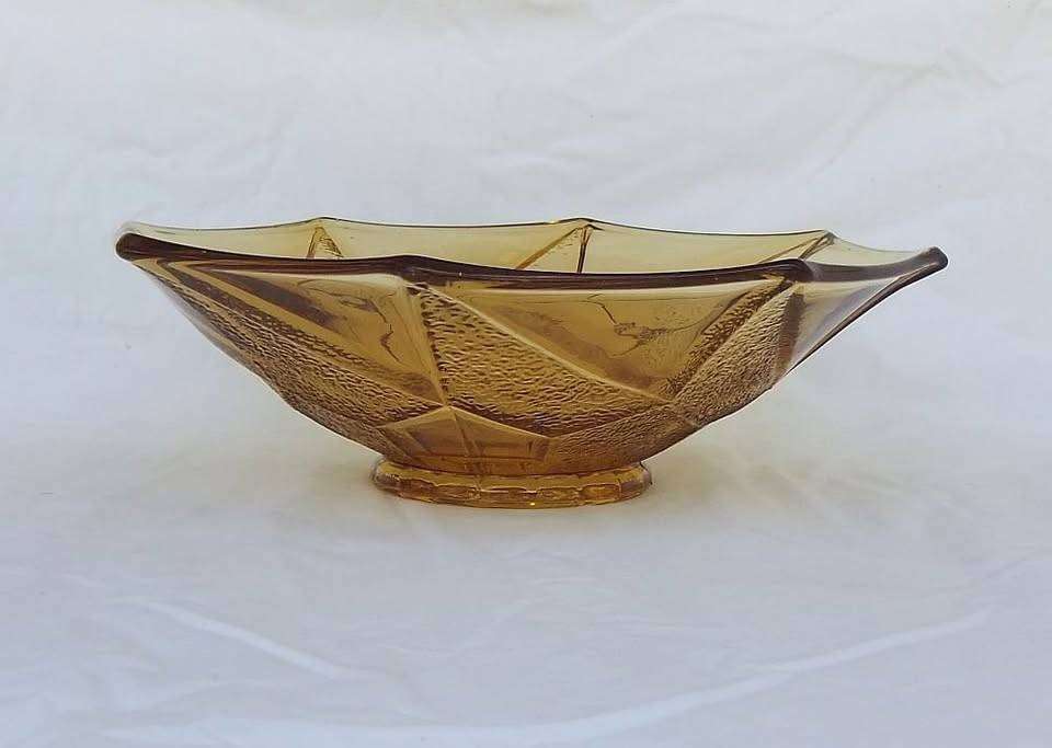 A stunning 1930`s Art Deco period amber glass fruit bowl by Sowerby in excellent condition