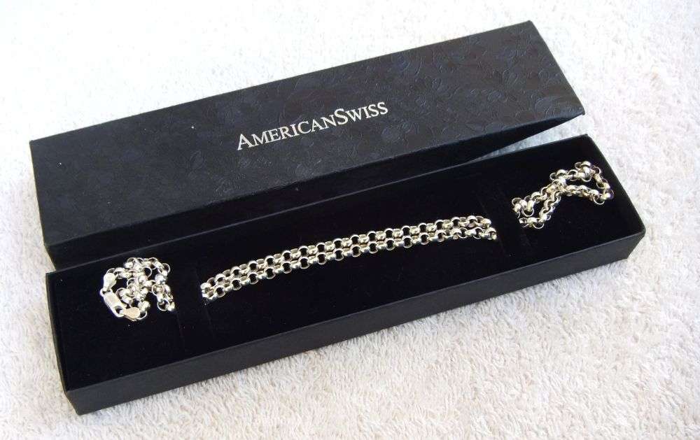 A HIGH QUALITY SOLID STERLING SILVER ROUND LINK NECKLACE IN AS NEW CONDITION - BOXED - UNWANTED GIFT