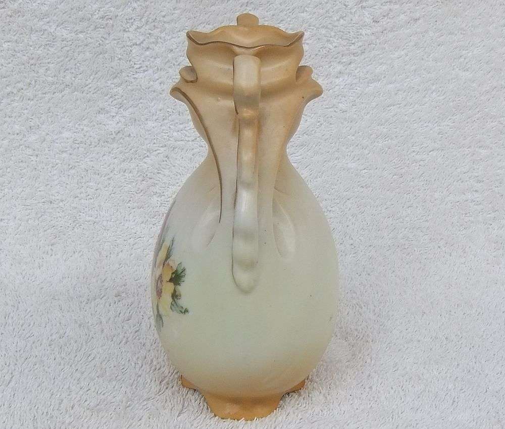 A RARE VICTORIAN ART NOUVEAU PATTERN BLUSHWARE VASE BY VICTORIA AUSTRIA