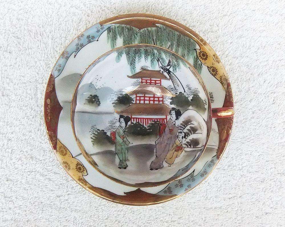 MUST SEE !! A MAGNIFICENT HIGHLY DETAILED VINTAGE SIGNED HAND PAINTED JAPANESE CUP AND SAUCER !!