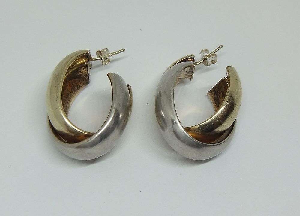 AN EXQUISITE AND IMPRESSIVE QUALITY TWO TONED PAIR OF STERLING SILVER EARRINGS WITH BUTTERFLIES !!