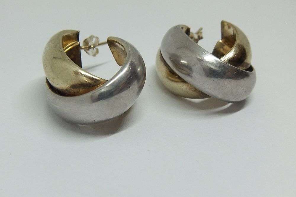 AN EXQUISITE AND IMPRESSIVE QUALITY TWO TONED PAIR OF STERLING SILVER EARRINGS WITH BUTTERFLIES !!