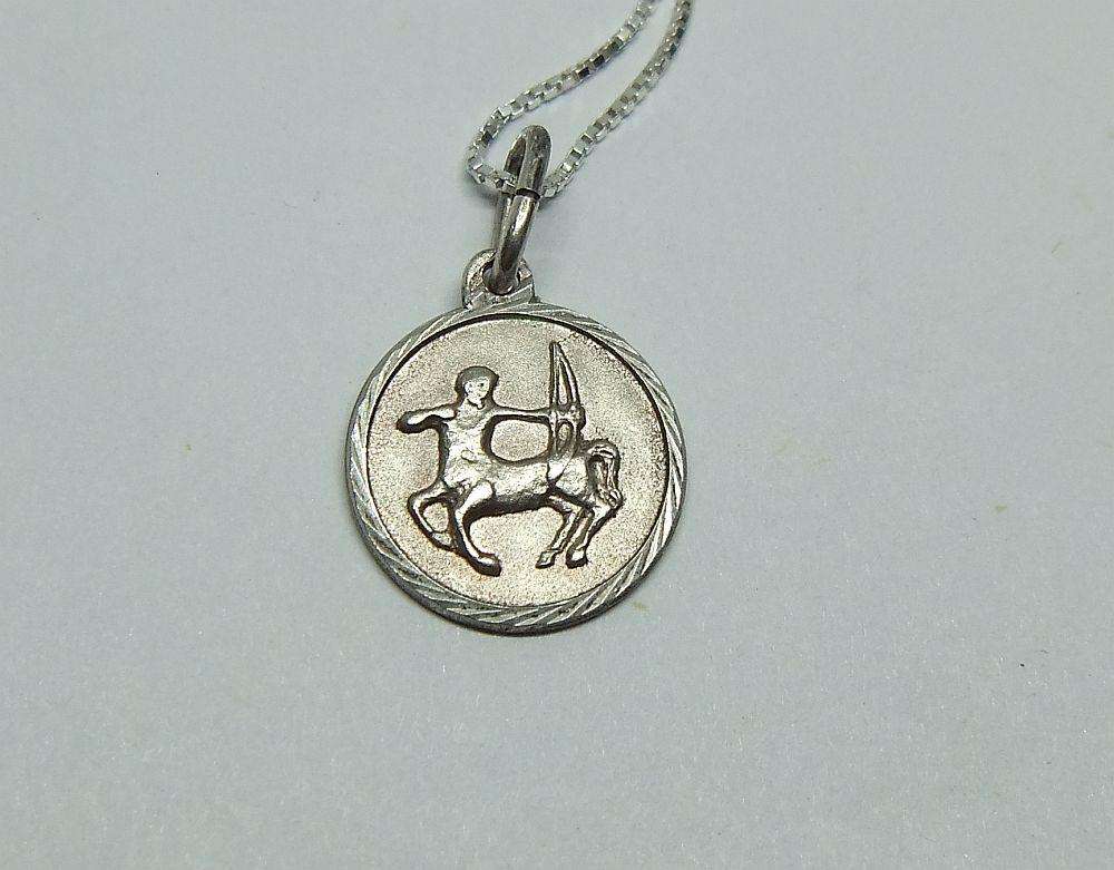WOW !! A STERLING SILVER SAGITTARIUS PENDANT WITH 42 CM STERLING SILVER NECKLACE !! FREE COMBINING !