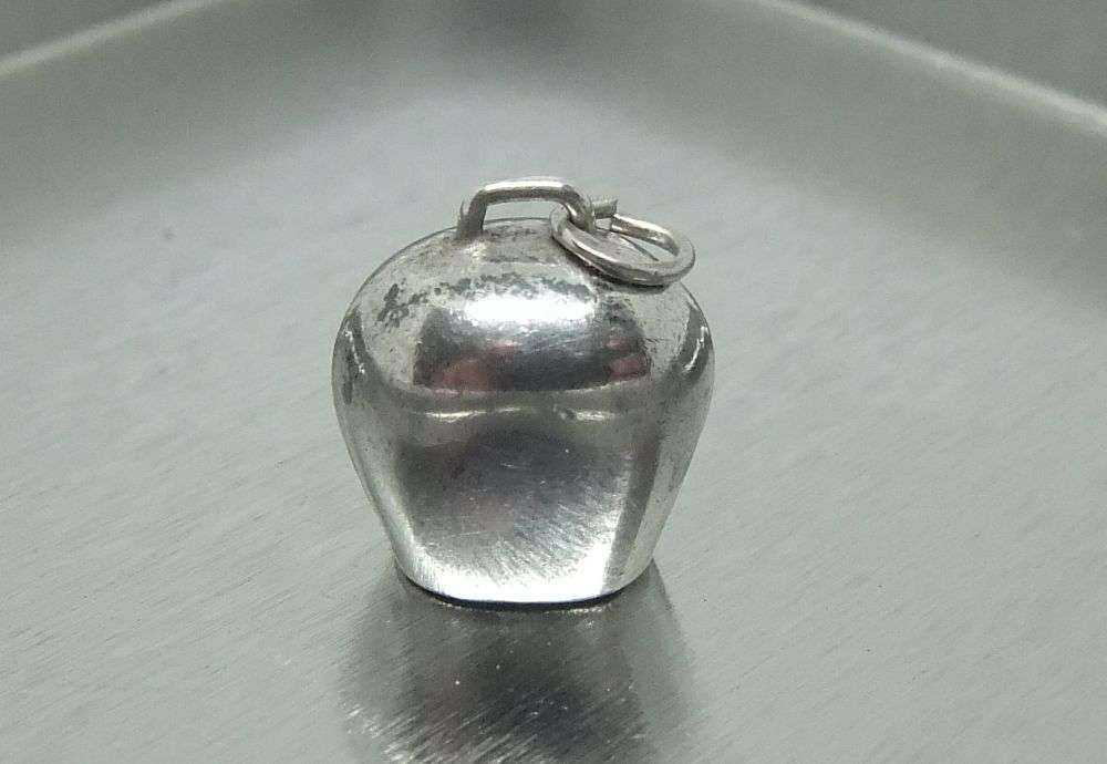A CUTE VINTAGE "800" SILVER SWISS THEME COW BELL CHARM ( 80% SILVER ) - FREE COMBINING !!