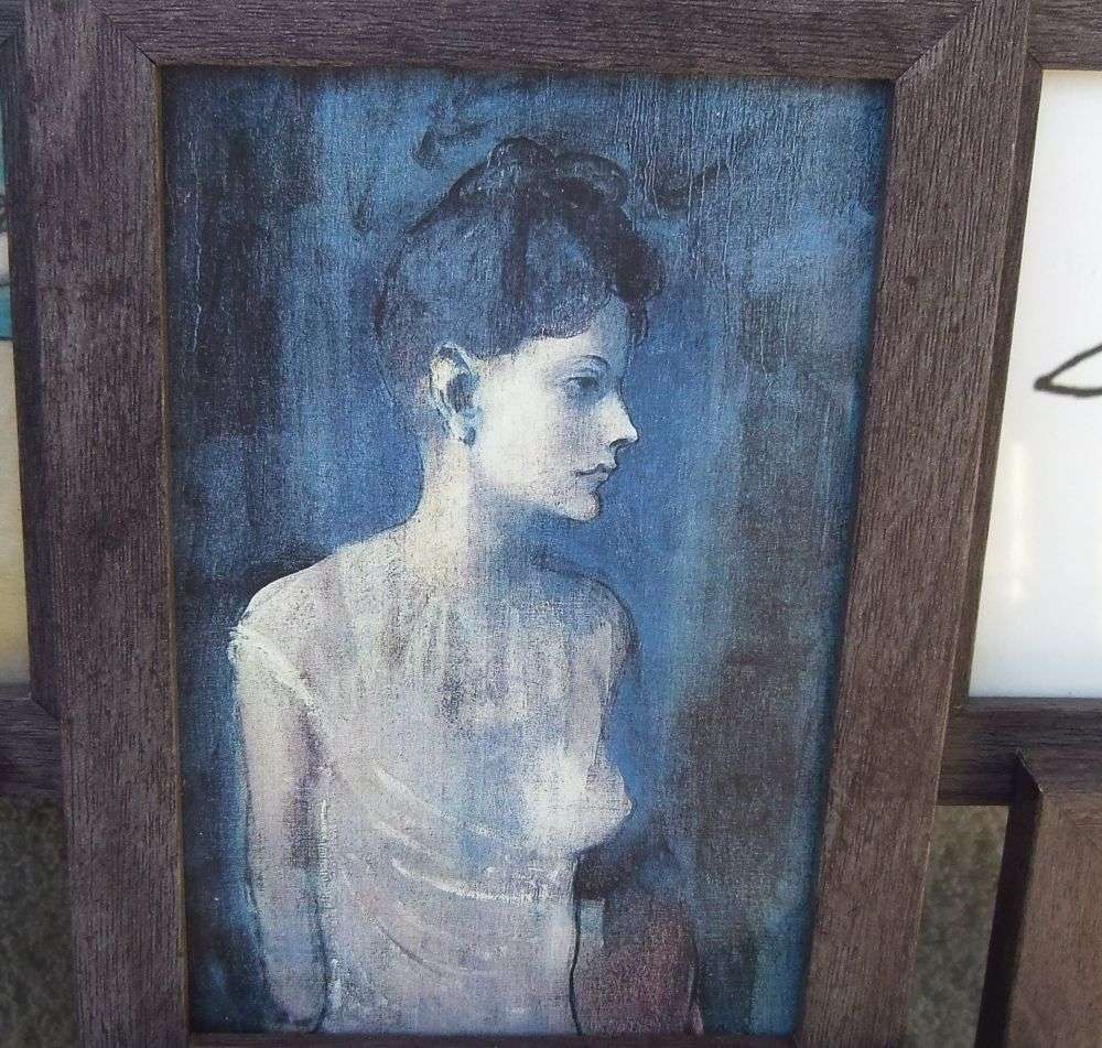 AN AWESOME WALL MOUNTING DEPICTING WORKS BY PICASSO ( PRINTS )