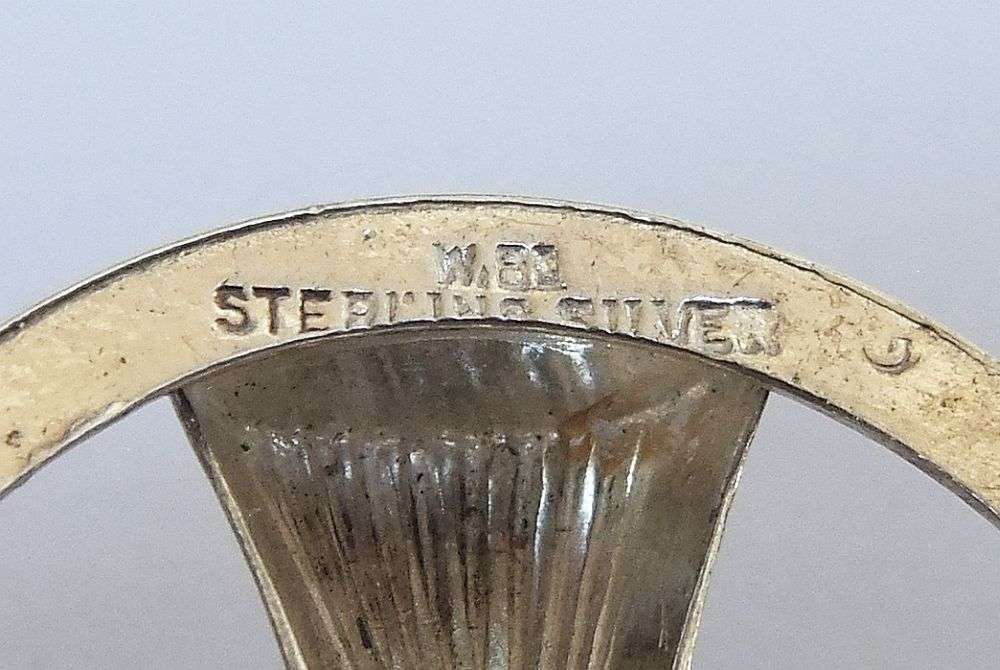 AN AWESOME VINTAGE STERLING SILVER SCOTTISH THISTLE BROOCH WITH FACETED YELLOWISH INSET !! WOW !!