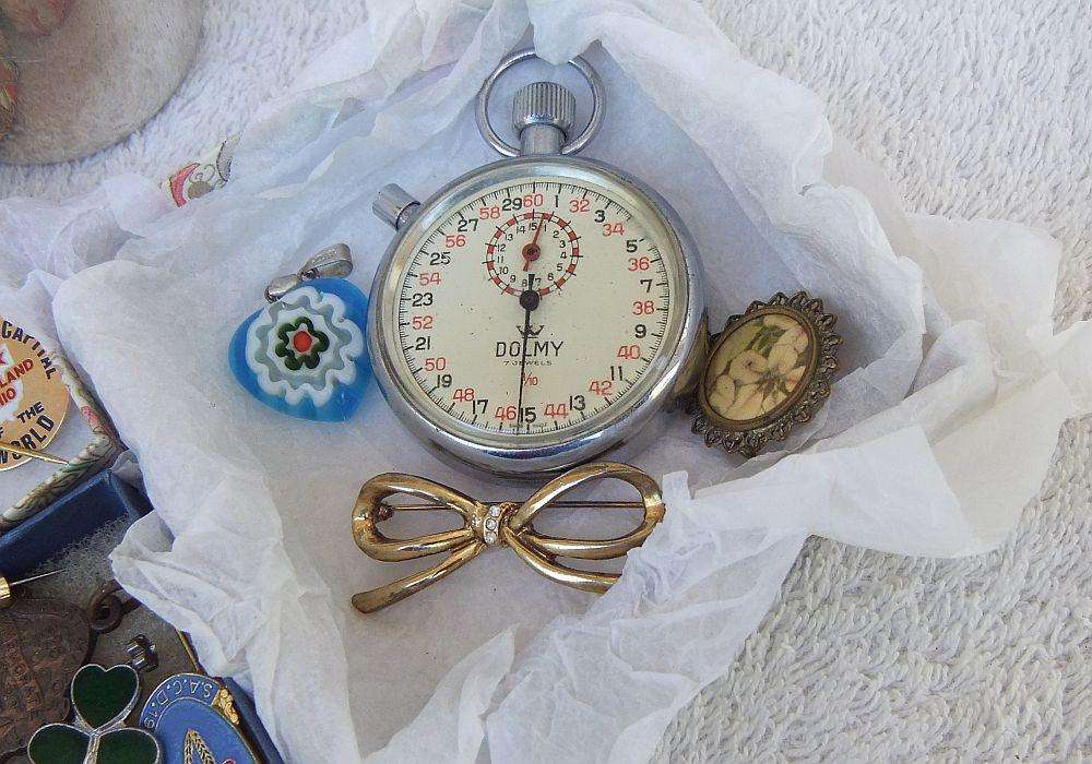 COLLECTABLES JOBLOT !! ANTIQUE AND VINTAGE ITEMS !! STERLING SILVER AND FRESHWATER PEARL NECKLACE !!