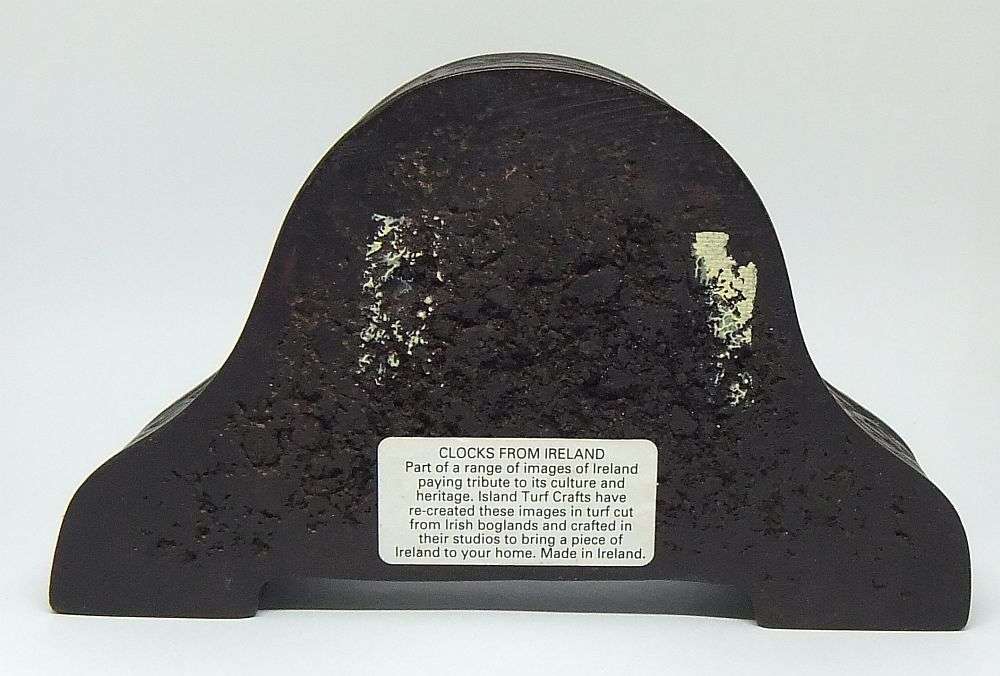 AN AWESOME VINTAGE CELTIC DESIGN DESK CLOCK BY  ISLAND TURF CRAFTS IRELAND - WORKING 100%