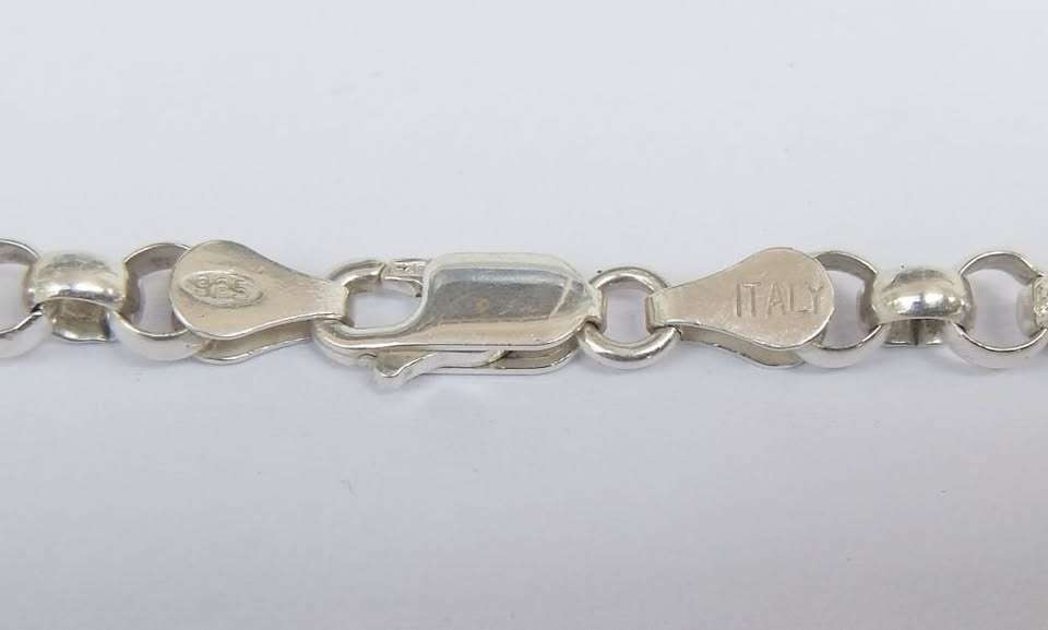 A HIGH QUALITY SOLID STERLING SILVER ROUND LINK NECKLACE IN AS NEW CONDITION - BOXED - UNWANTED GIFT