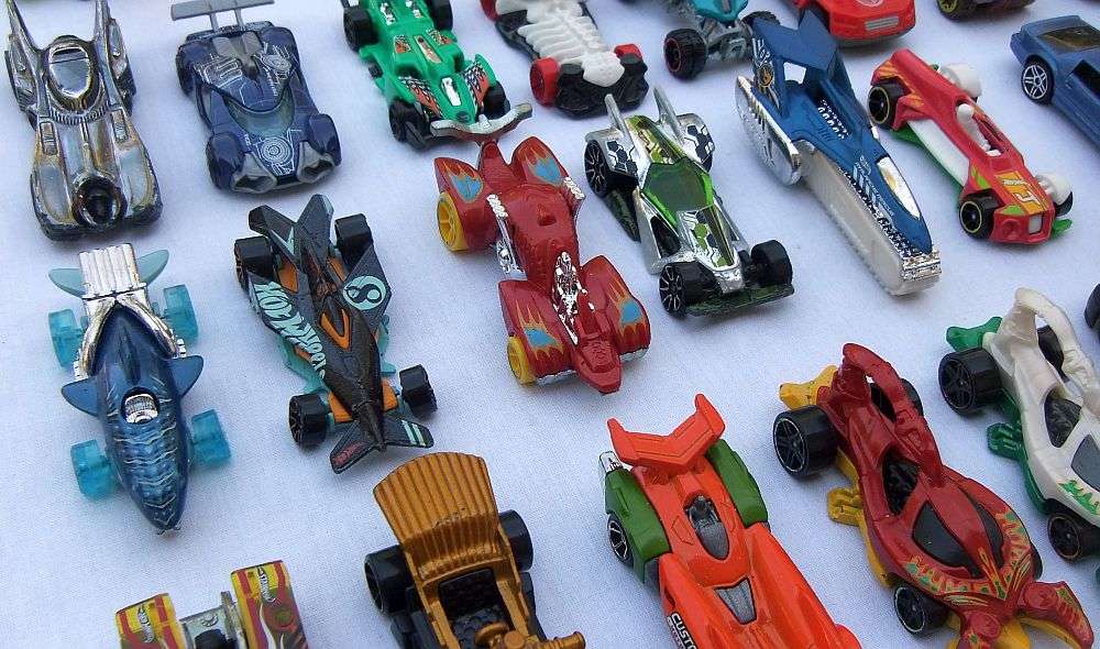 CRAZY JOBLOT !! 26 HOTWHEELS MODELS + 2 AWESOME QUALITY MIC MODELS "LONDON BUS & TAXI "