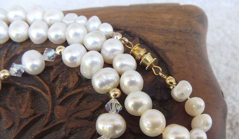 WOW !! A CLASSY VINTAGE LOOK GENUINE FRESHWATER PEARL NECKLACE !! FREE COMBINING !!