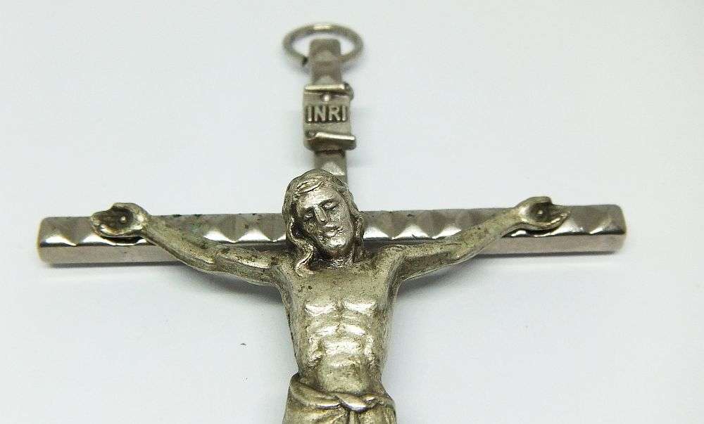 WOW !! A HIGHLY DETAILED VINTAGE METAL CRUCIFIX MADE IN ITALY !!