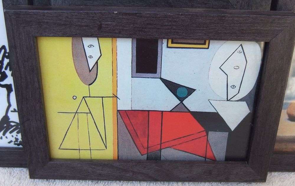 AN AWESOME WALL MOUNTING DEPICTING WORKS BY PICASSO ( PRINTS )