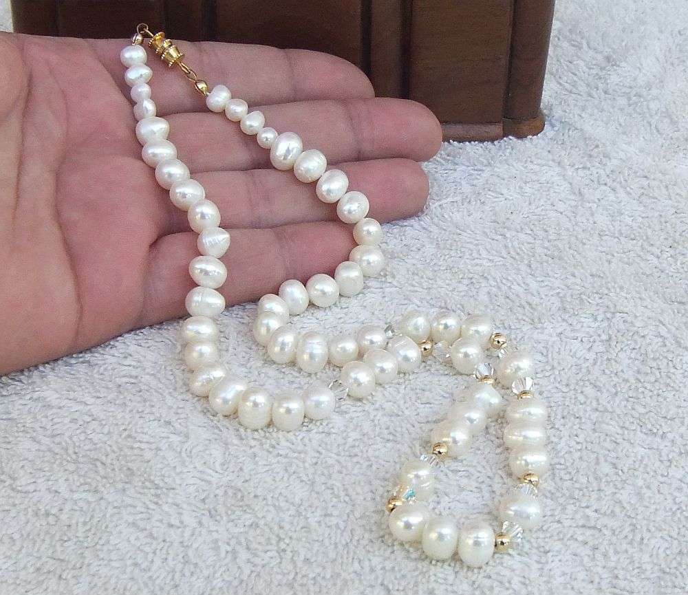 WOW !! A CLASSY VINTAGE LOOK GENUINE FRESHWATER PEARL NECKLACE !! FREE COMBINING !!