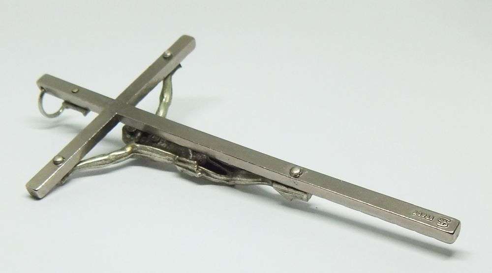 WOW !! A HIGHLY DETAILED VINTAGE METAL CRUCIFIX MADE IN ITALY !!