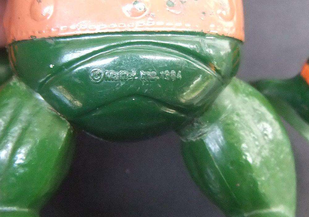 A VERY COOL VINTAGE 1984 LEECH FIGURE FROM THE MASTERS OF THE UNIVERSE IN GOOD CONDITION