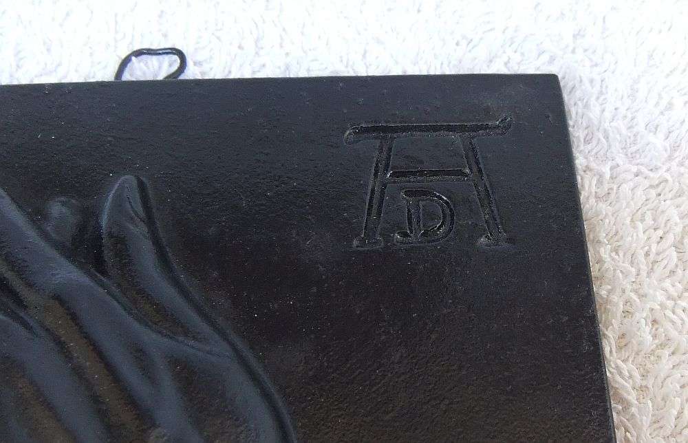 INTERESTING INFO !! A VINTAGE CAST METAL WALL HANGING DEPICTING PRAYING HANDS AFTER ALBRECHT DURER !