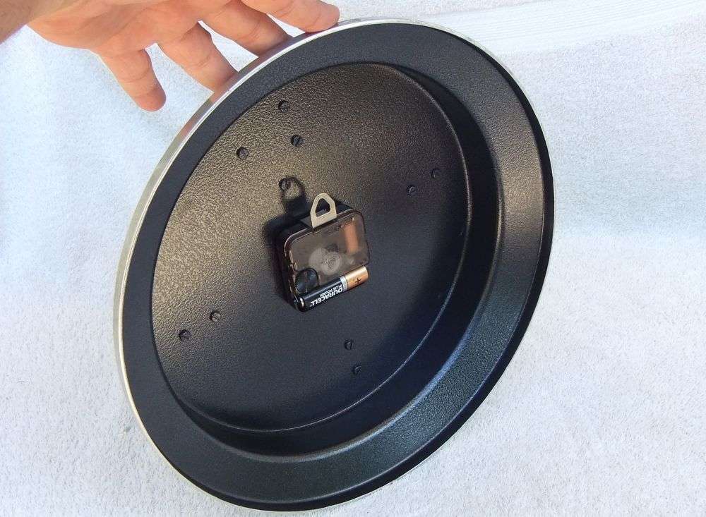 LIMITED QUANTITY MADE !! A LARGE ORIGINAL CARROL BOYES CLOCK MADE FOR RANGE ROVER - WORKING !!