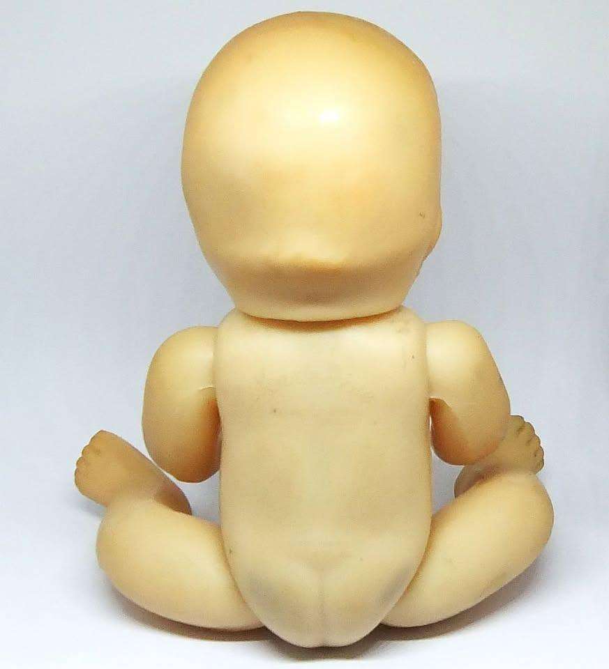 RARE IN SA !! A VINTAGE 1940`S RUBBER DOLL NAMED MARIE ROSE BY MORMIT ENGLAND - VALUE $50+