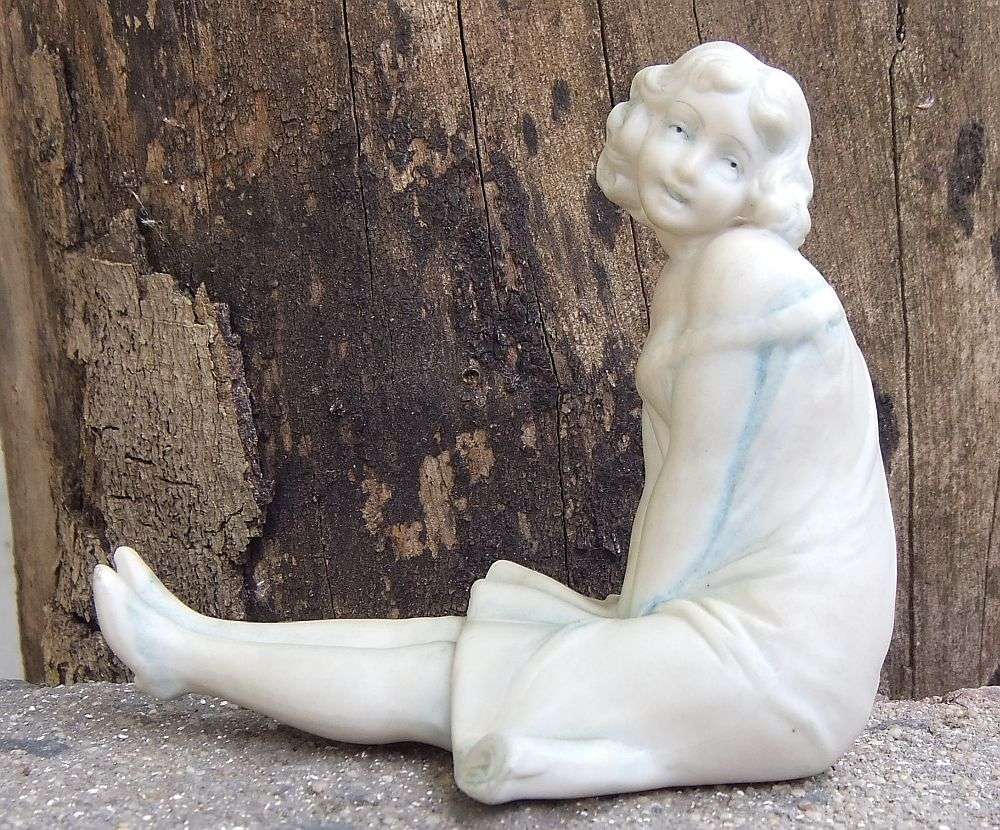 A RARE VICTORIAN BISQUE TYPE PORCELAIN LADY FIGURE IN AMAZING CONDITION FOR AGE
