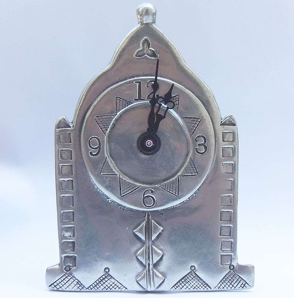 RARE FIND !! A TOTALLY COOL ORIGINAL CARROL BOYES GOTHIC STYLE CLOCK IN WORKING CONDITION !! WOW !!