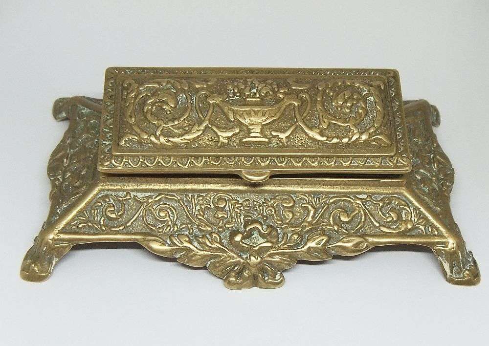 WOW !! A STUNNING OLD SOLID BRASS ART NOUVEAU STYLE STAMP SAFE IN EXCELLENT CONDITION !! DESKPIECE