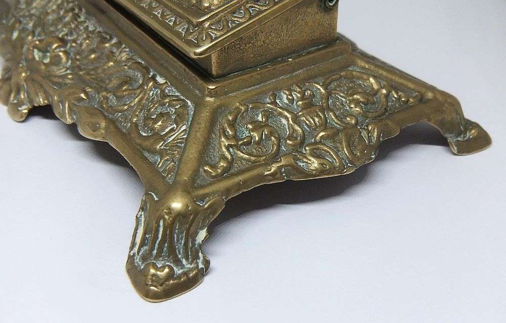 WOW !! A STUNNING OLD SOLID BRASS ART NOUVEAU STYLE STAMP SAFE IN EXCELLENT CONDITION !! DESKPIECE