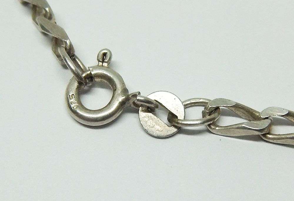 WOW !! A GREAT QUALITY SOLID STERLING SILVER NECKLACE WITH A FAT STERLING SILVER HEART PENDANT !!