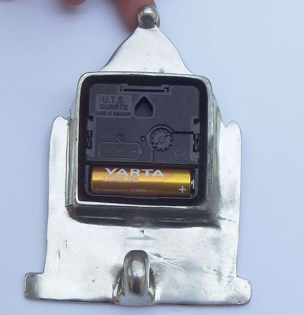 RARE FIND !! A TOTALLY COOL ORIGINAL CARROL BOYES GOTHIC STYLE CLOCK IN WORKING CONDITION !! WOW !!