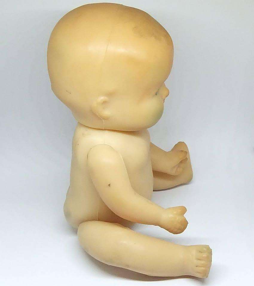 RARE IN SA !! A VINTAGE 1940`S RUBBER DOLL NAMED MARIE ROSE BY MORMIT ENGLAND - VALUE $50+