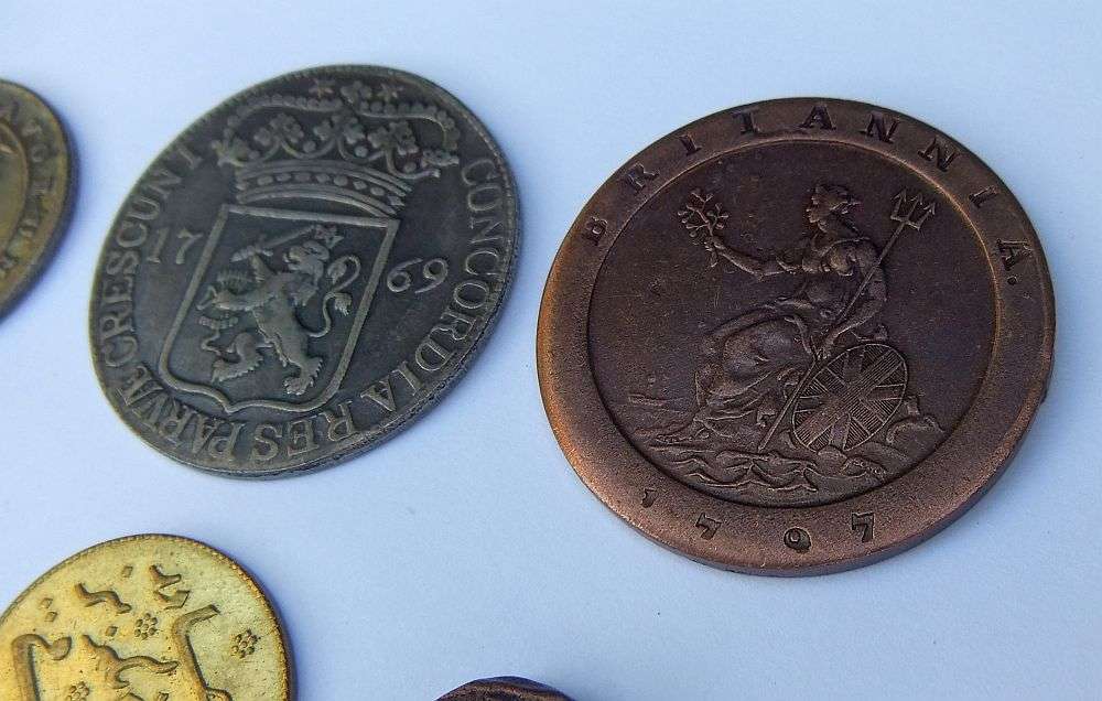 WOW !! 7 VINTAGE VAN RIEBEECK REPLIKA COINS DISTRIBUTED BY BP - TREASURE TROVE !! BID FOR ALL !!