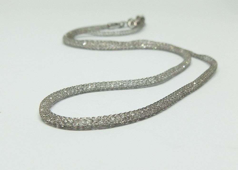 AN UNUSUAL WOVEN MESH TYPE STERLING SILVER NECKLACE IN EXCELLENT CONDITION !! WOW !!