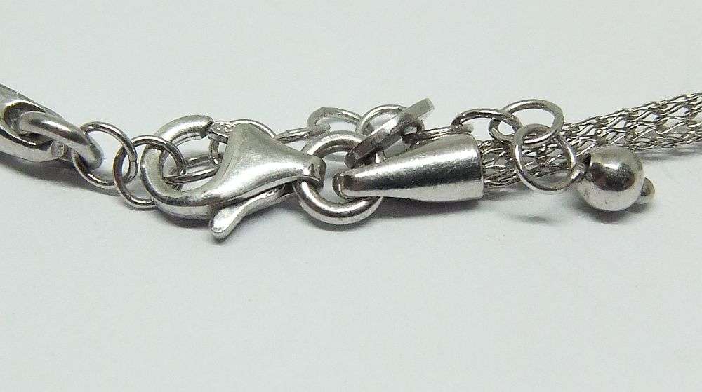 AN UNUSUAL WOVEN MESH TYPE STERLING SILVER NECKLACE IN EXCELLENT CONDITION !! WOW !!