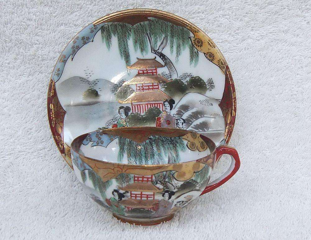 MUST SEE !! A MAGNIFICENT HIGHLY DETAILED VINTAGE SIGNED HAND PAINTED JAPANESE CUP AND SAUCER !!