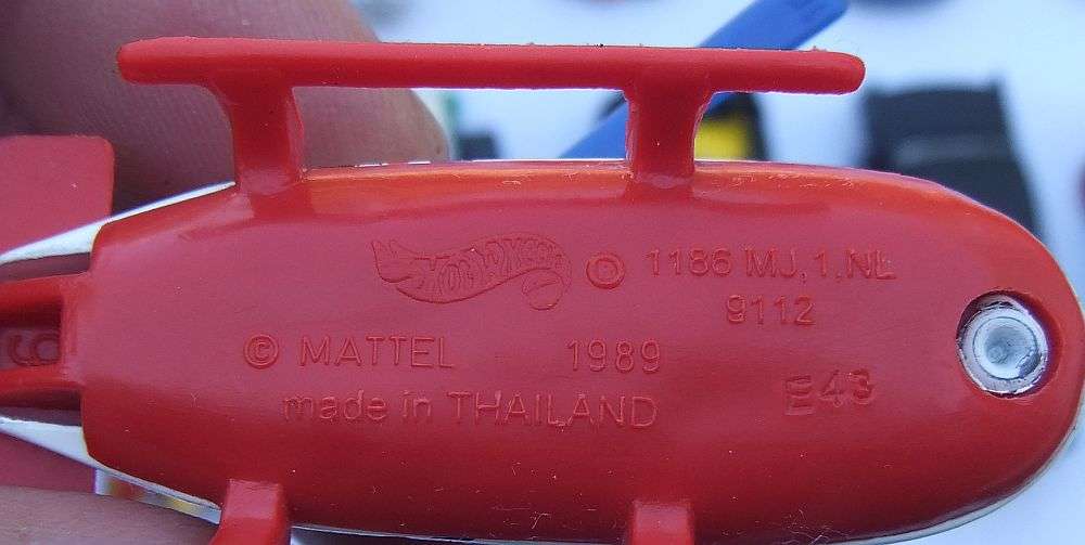 CRAZY JOBLOT !! 26 HOTWHEELS MODELS + 2 AWESOME QUALITY MIC MODELS "LONDON BUS & TAXI "