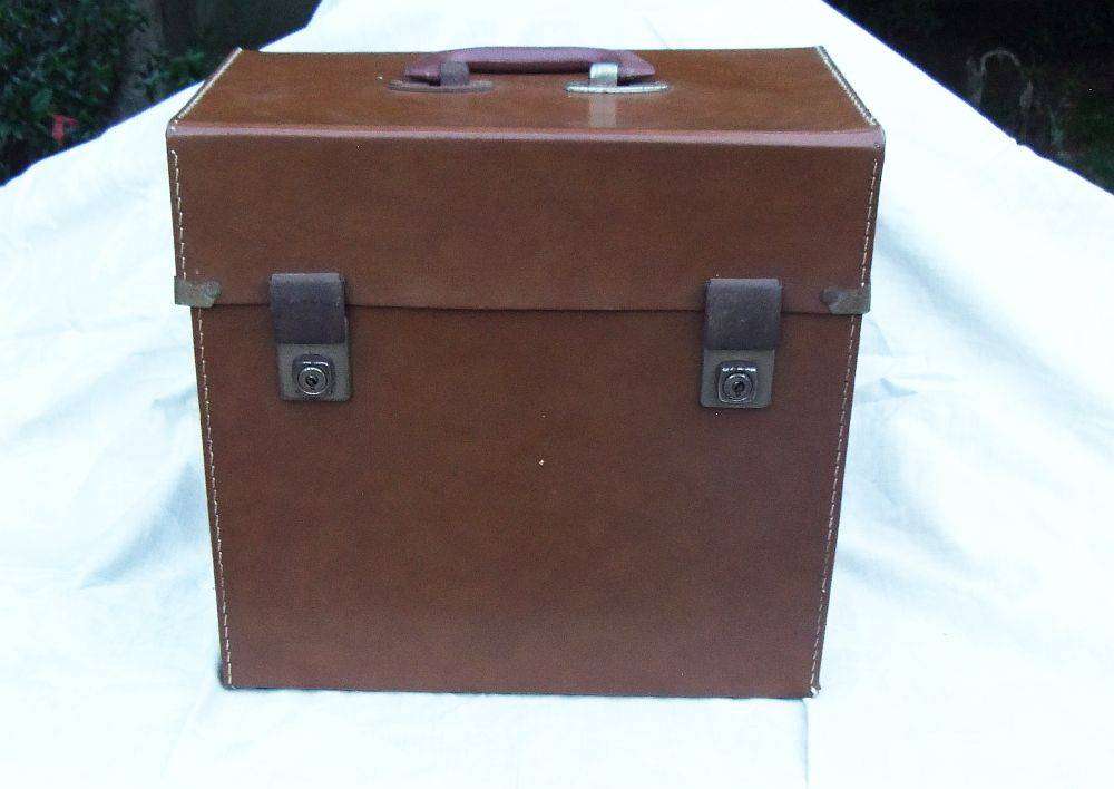 A totally cool vintage LP case in great condition